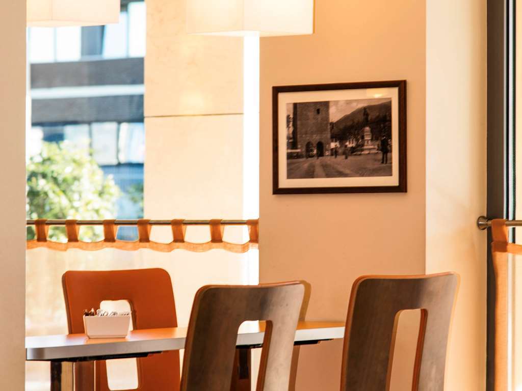Ibis Como Grandate Restoran gambar